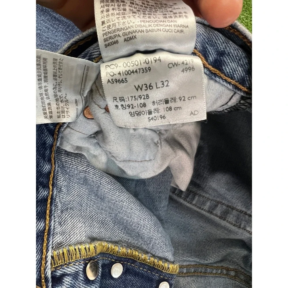 Levis 501‎ Original Mens Straight Leg Button Fly Medium Wash Blue Jeans 36x32